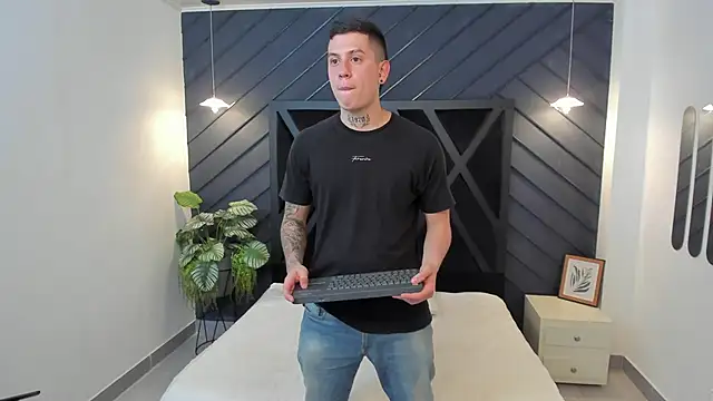 Yeiko Romero  online show from February 12, 11:51 pm