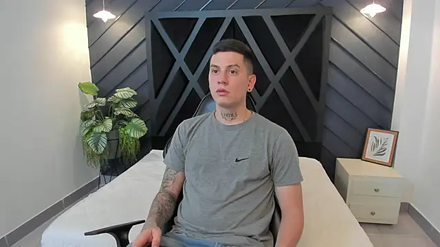 Yeiko Romero  online show from February 13, 5:11 pm