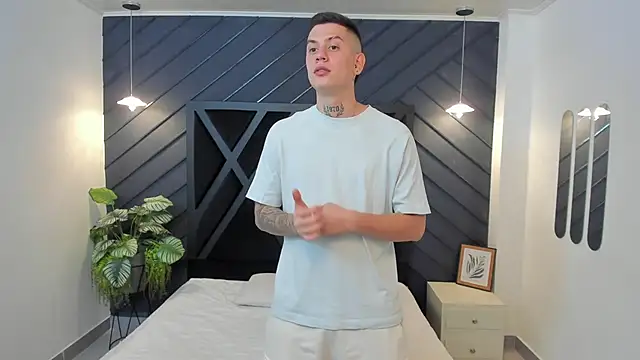 Yeiko Romero  online show from February 14, 5:25 pm