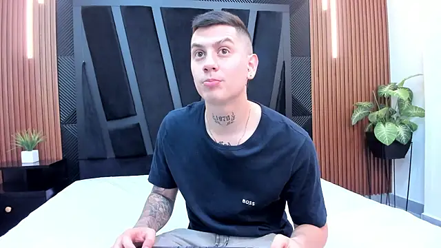 Yeiko Romero  online show from March 8, 5:33 pm