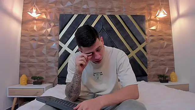 Yeiko Romero  online show from March 20, 5:25 pm