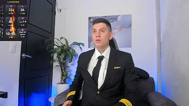 Yeiko Romero  online show from October 15, 9:15 pm