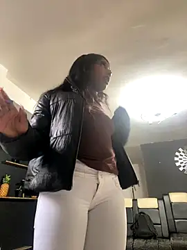 TIFFANYYSTAR online show from November 4, 1:43 pm