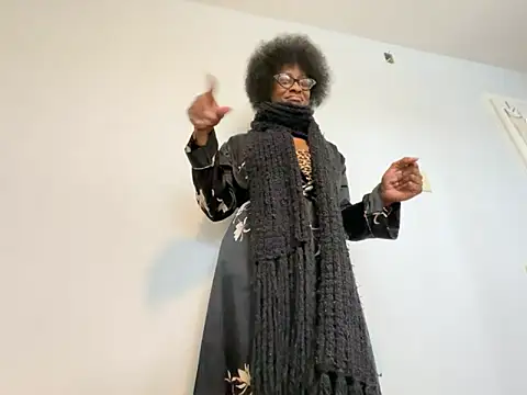 Snapshot of wynterheat chatting on January 17, 6:44 pm wynterheat online show from January 17, 6:44 pm