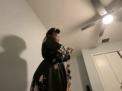 Snapshot of wynterheat chatting on February 1, 11:21 am wynterheat online show from February 1, 11:21 am