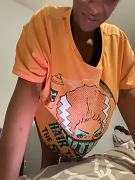 Snapshot of wynterheat chatting on February 1, 2:24 pm wynterheat online show from February 1, 2:24 pm