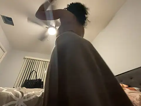 Snapshot of wynterheat chatting on February 17, 3:58 am wynterheat online show from February 17, 3:58 am