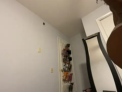 Snapshot of wynterheat chatting on February 21, 12:28 pm wynterheat online show from February 21, 12:28 pm