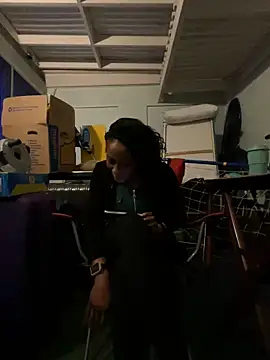 Snapshot of wynterheat chatting on February 27, 4:41 am wynterheat online show from February 27, 4:41 am