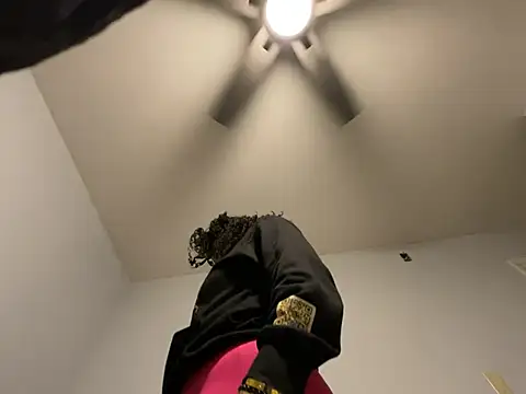 Snapshot of wynterheat chatting on March 3, 5:42 am wynterheat online show from March 3, 5:42 am