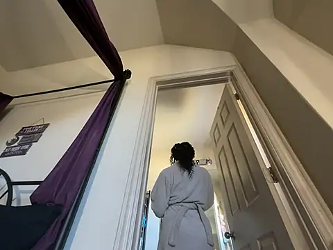 Snapshot of wynterheat chatting on March 5, 6:01 pm wynterheat online show from March 5, 6:01 pm