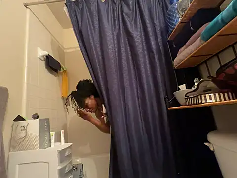 Snapshot of wynterheat chatting on March 17, 4:19 am wynterheat online show from March 17, 4:19 am