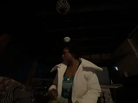 Snapshot of wynterheat chatting on March 20, 2:51 am wynterheat online show from March 20, 2:51 am