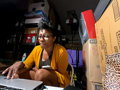 Snapshot of wynterheat chatting on October 12, 4:50 pm wynterheat online show from October 12, 4:50 pm