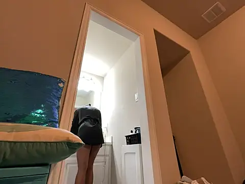 Snapshot of wynterheat chatting on October 16, 7:53 am wynterheat online show from October 16, 7:53 am