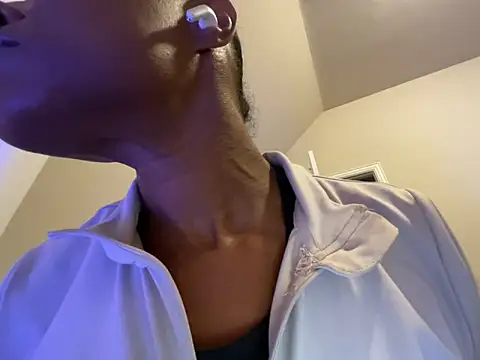 Snapshot of wynterheat chatting on November 16, 7:03 am wynterheat online show from November 16, 7:03 am