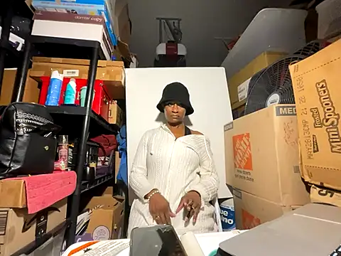 Snapshot of wynterheat chatting on November 27, 5:04 pm wynterheat online show from November 27, 5:04 pm