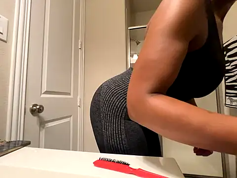 Snapshot of wynterheat chatting on November 30, 12:09 pm wynterheat online show from November 30, 12:09 pm