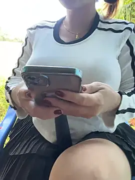 Bella cum online show from March 11, 1:26 am