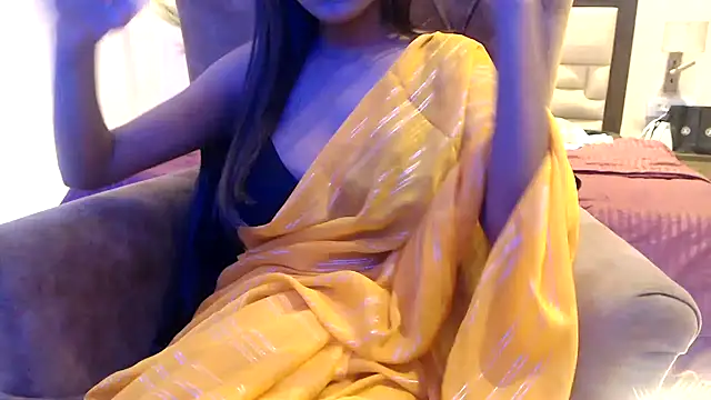 Snapshot of chhui_mui chatting on February 21, 12:05 am chhui mui online show from February 21, 12:05 am