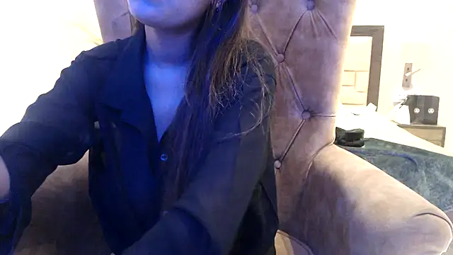 Snapshot of chhui_mui chatting on February 26, 6:32 pm chhui mui online show from February 26, 6:32 pm