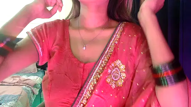 Snapshot of chhui_mui chatting on October 26, 2:34 pm chhui mui online show from October 26, 2:34 pm