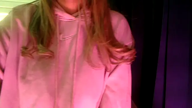 Snapshot of chhui_mui chatting on November 10, 6:29 pm chhui mui online show from November 10, 6:29 pm