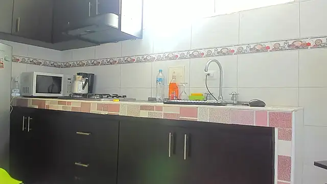 Emma-evans online show from October 12, 3:00 pm