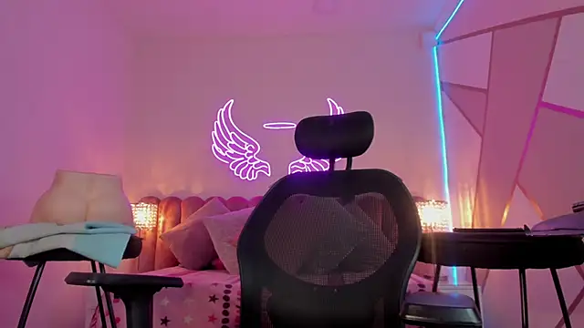  scarletmoore online show from March 20, 10:10 am