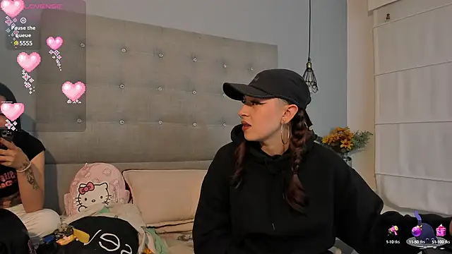 Zowi Hottiee online show from December 10, 2:16 am