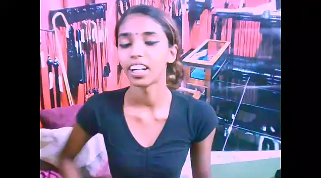 IndianSexySlender online show from March 18, 11:41 am