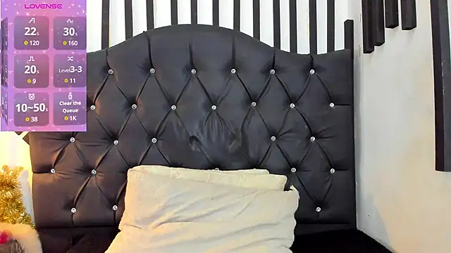 Snapshot of AllisonsweetZ chatting on January 7, 8:10 pm AllisonsweetZ online show from January 7, 8:10 pm