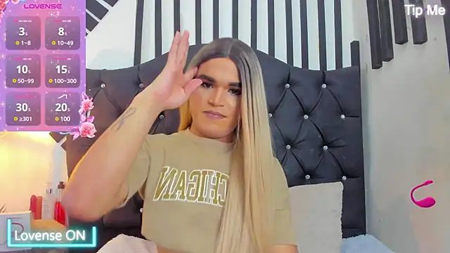 Snapshot of AllisonsweetZ chatting on February 19, 8:10 pm AllisonsweetZ online show from February 19, 8:10 pm