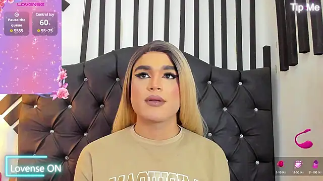 Snapshot of AllisonsweetZ chatting on February 26, 8:00 pm AllisonsweetZ online show from February 26, 8:00 pm