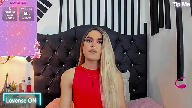 Snapshot of AllisonsweetZ chatting on March 2, 8:18 pm AllisonsweetZ online show from March 2, 8:18 pm