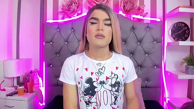 Snapshot of AllisonsweetZ chatting on March 18, 1:31 pm AllisonsweetZ online show from March 18, 1:31 pm