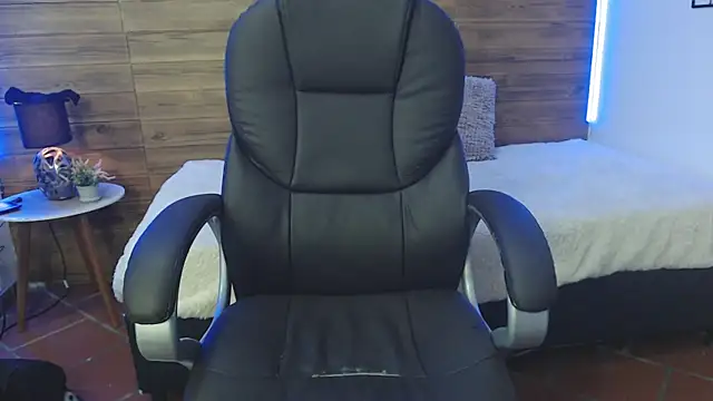 jhoellx online show from December 28, 3:37 pm