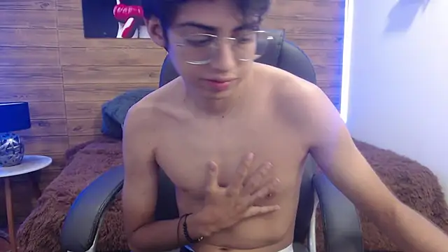 jhoellx online show from March 15, 12:45 pm