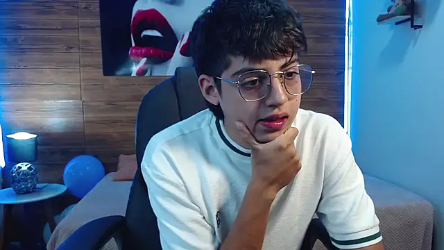 jhoellx online show from October 15, 7:47 pm