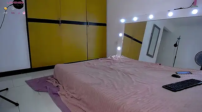 diabla sexyboobs online show from March 12, 9:24 pm