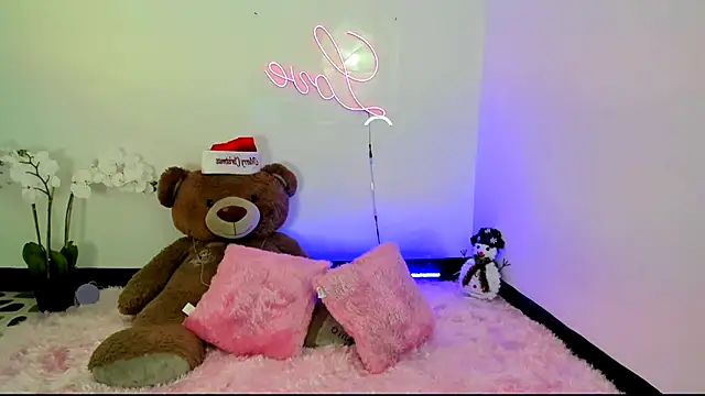 kendal scott1 online show from December 18, 9:08 pm