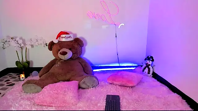 kendal scott1 online show from December 23, 6:16 pm