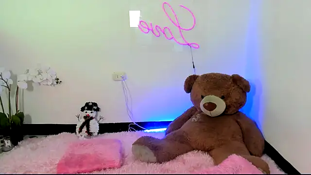 kendal scott1 online show from January 5, 10:08 pm