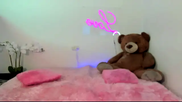 kendal scott1 online show from January 8, 7:24 pm