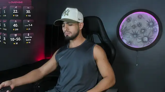 khriss brown online show from November 18, 8:46 pm