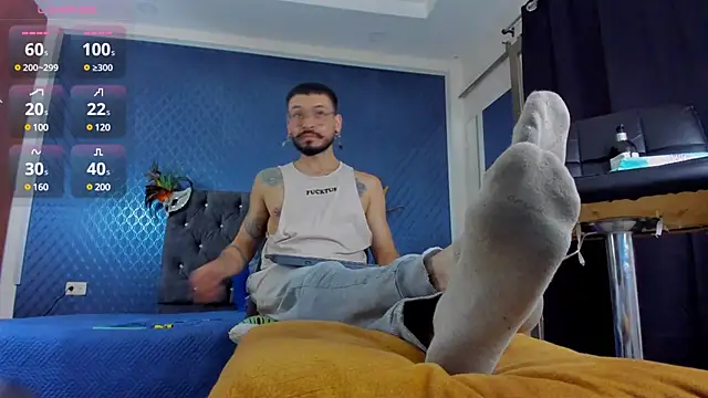 Snapshot of leondevereda chatting on January 22, 8:17 pm leondevereda online show from January 22, 8:17 pm