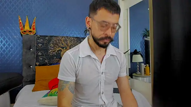 Snapshot of leondevereda chatting on February 3, 7:31 pm leondevereda online show from February 3, 7:31 pm