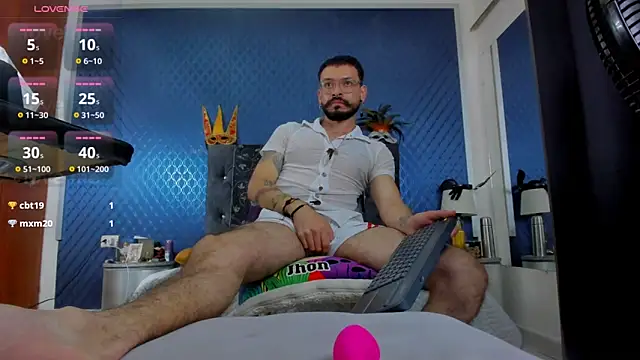 Snapshot of leondevereda chatting on February 4, 1:34 am leondevereda online show from February 4, 1:34 am