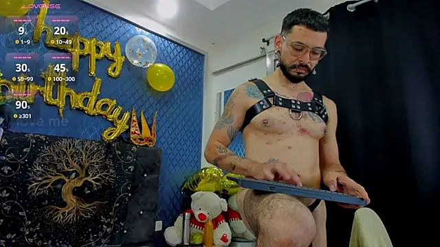 Snapshot of leondevereda chatting on February 18, 6:58 pm leondevereda online show from February 18, 6:58 pm