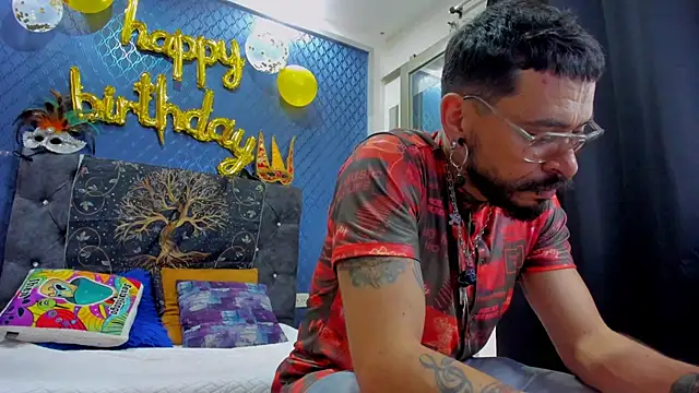 Snapshot of leondevereda chatting on February 20, 8:14 pm leondevereda online show from February 20, 8:14 pm